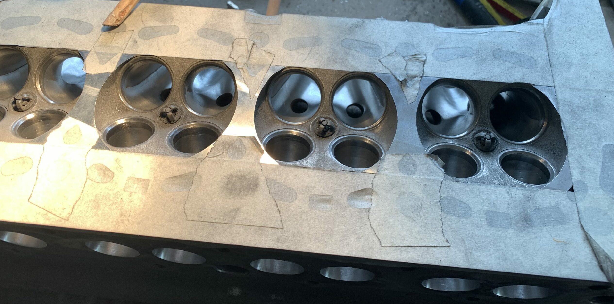 photo d'une culasse rectifié avec des sièges de soupapes rectifié