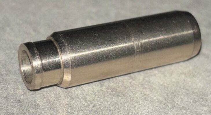 photo d'un guide de soupape en bronze